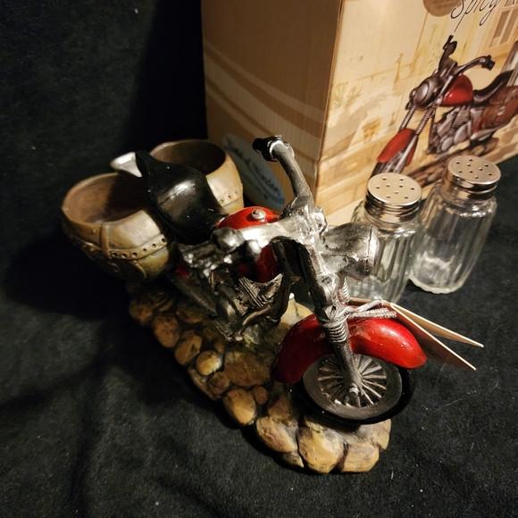 Motorcycle Salt and Pepper Holder - Picture 3 of 5